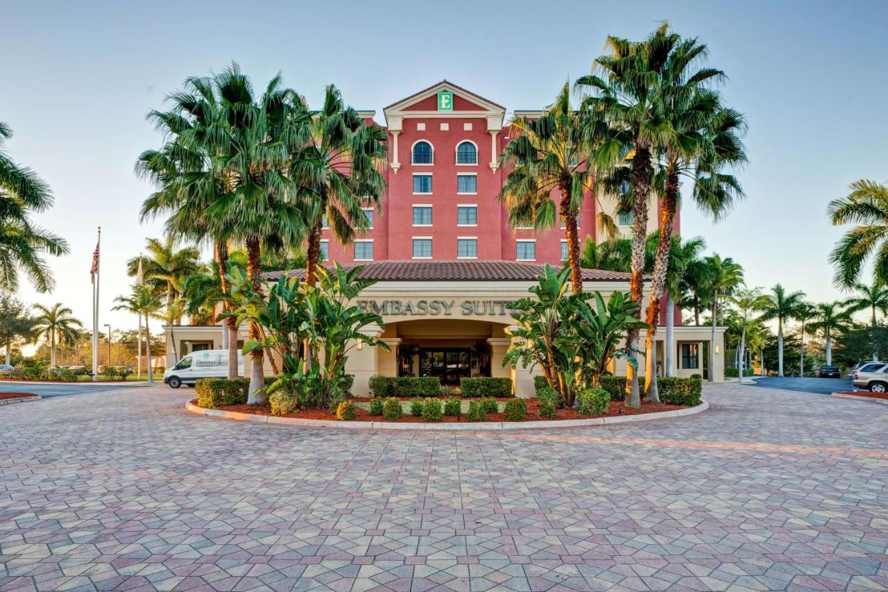 Embassy Suites Fort Myers - Эстеро Экстерьер фото