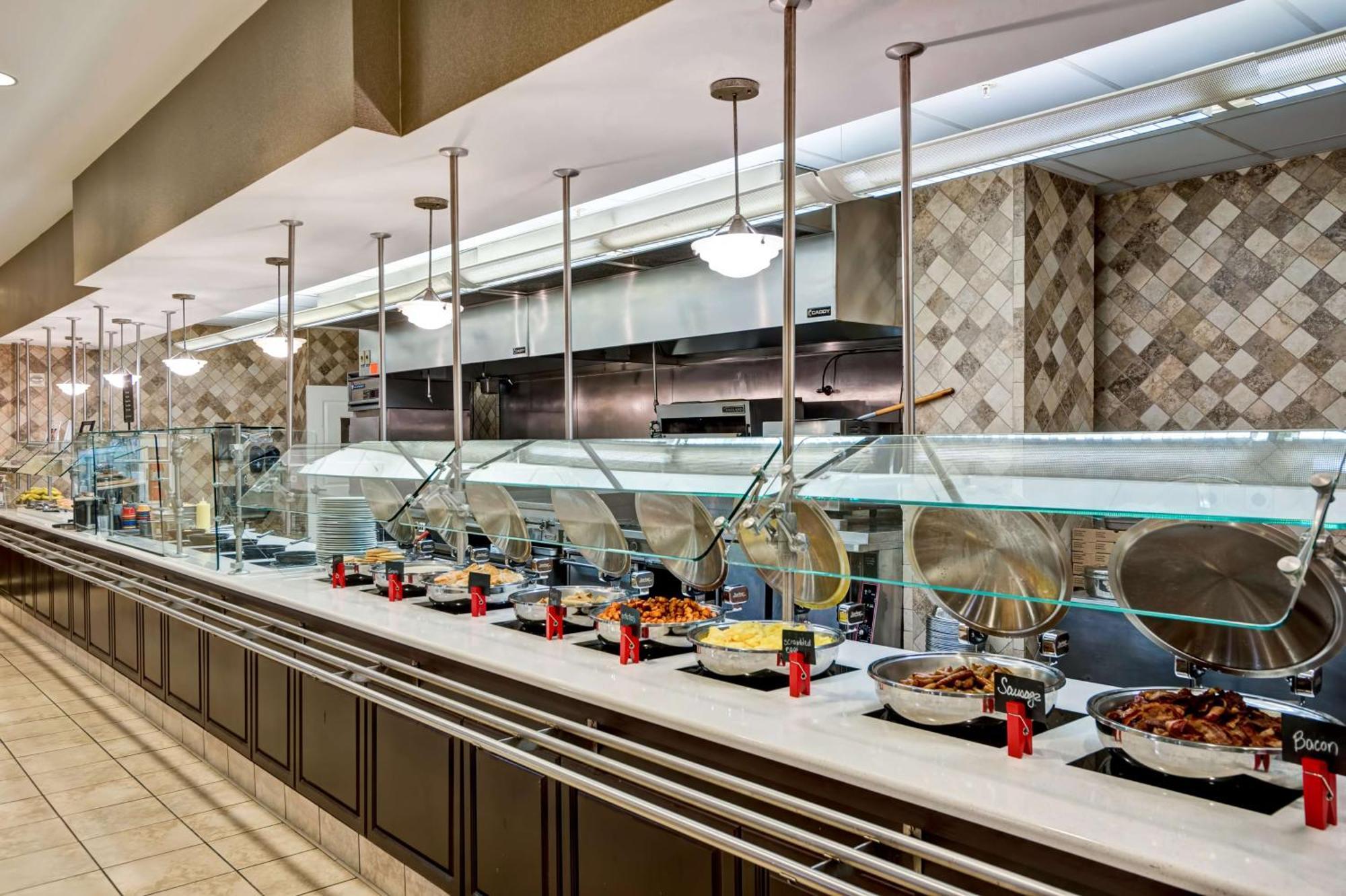 Embassy Suites Fort Myers - Эстеро Экстерьер фото