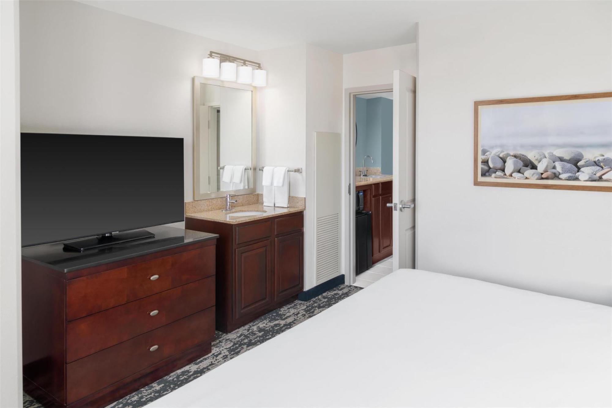 Embassy Suites Fort Myers - Эстеро Экстерьер фото