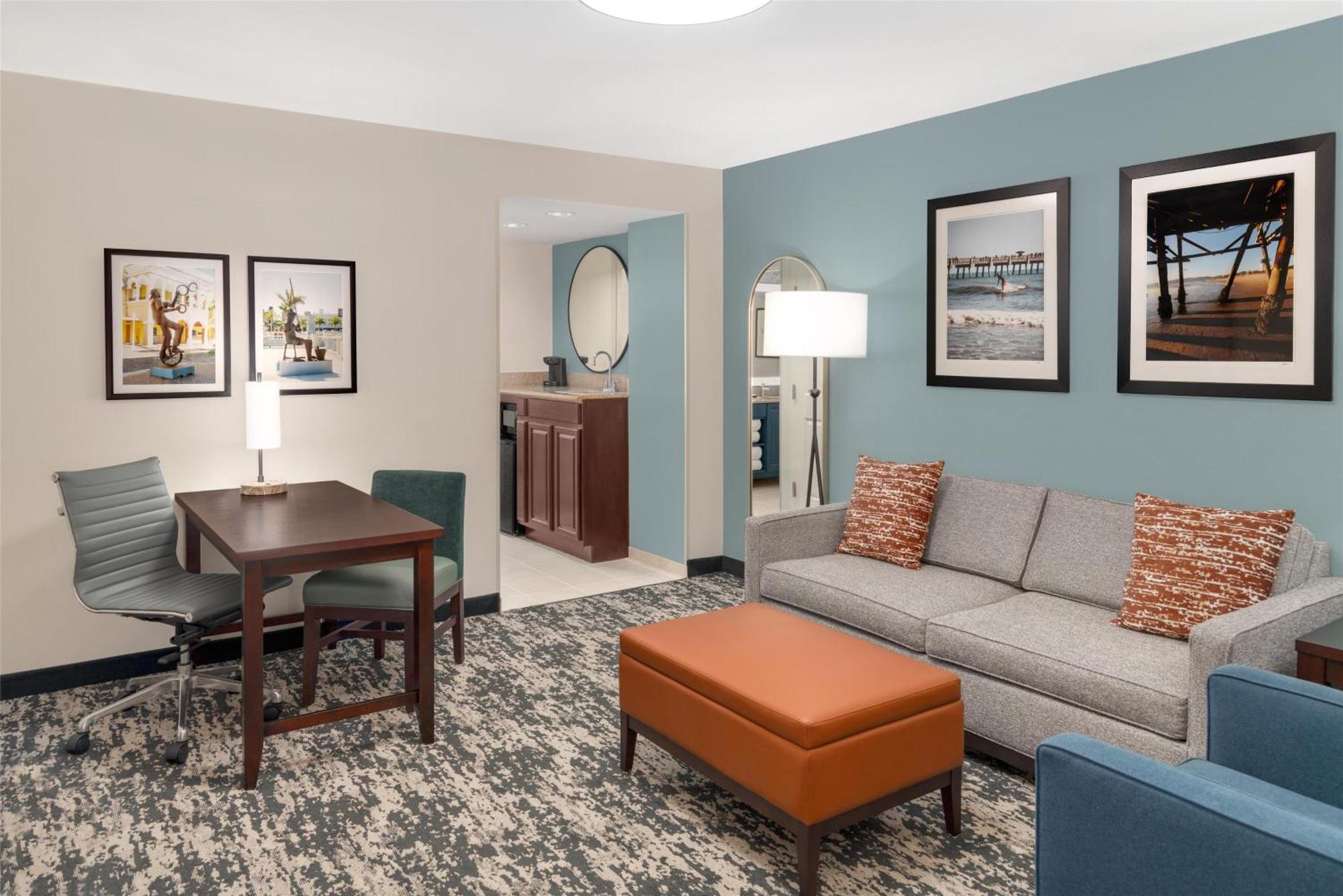 Embassy Suites Fort Myers - Эстеро Экстерьер фото