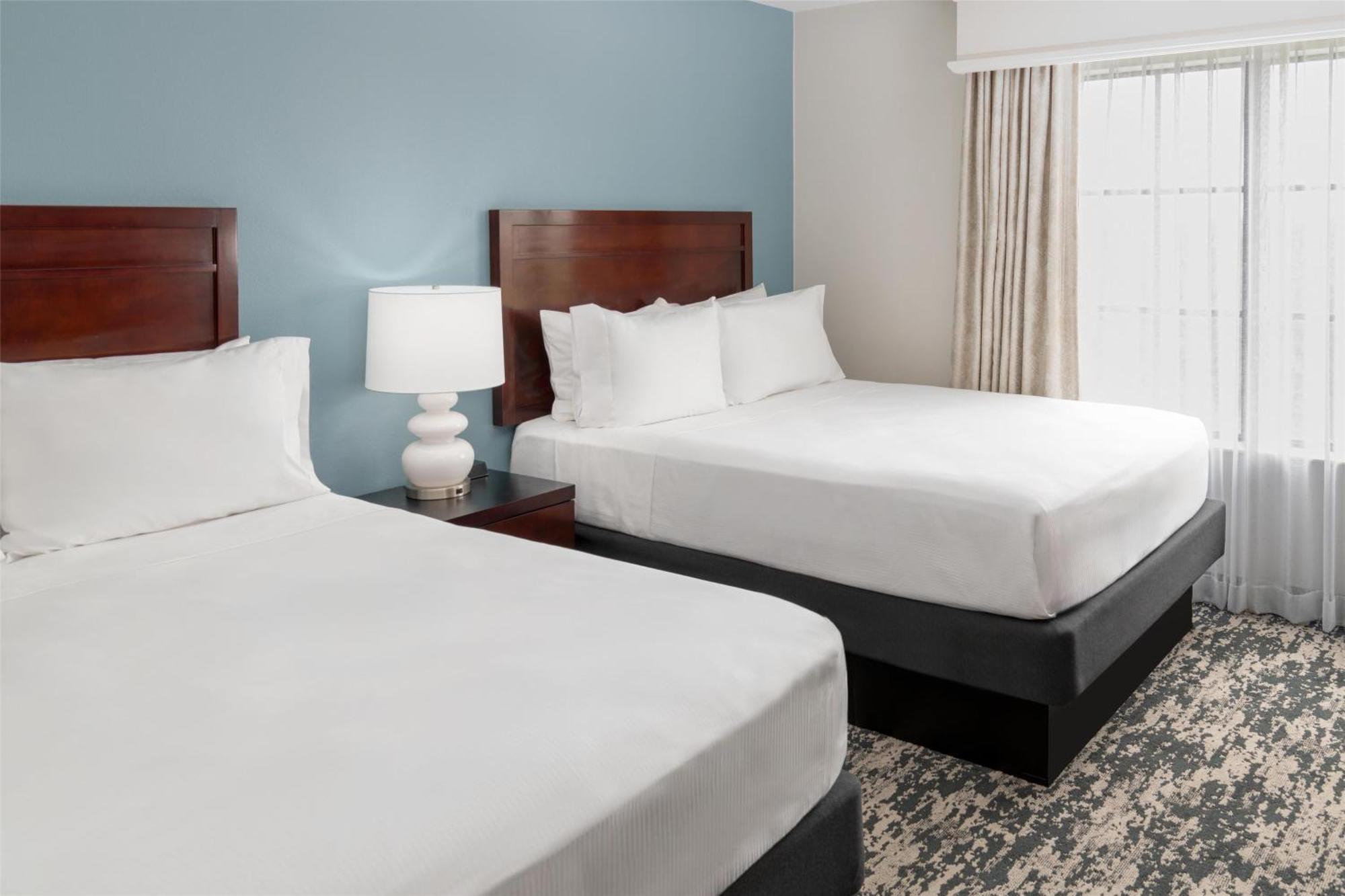 Embassy Suites Fort Myers - Эстеро Экстерьер фото