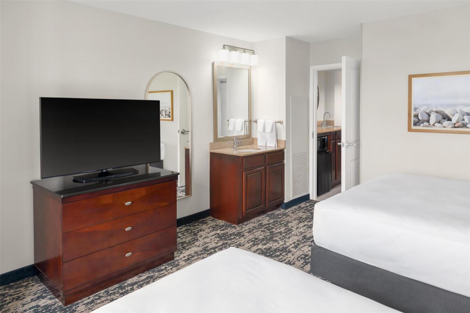 Embassy Suites Fort Myers - Эстеро Экстерьер фото