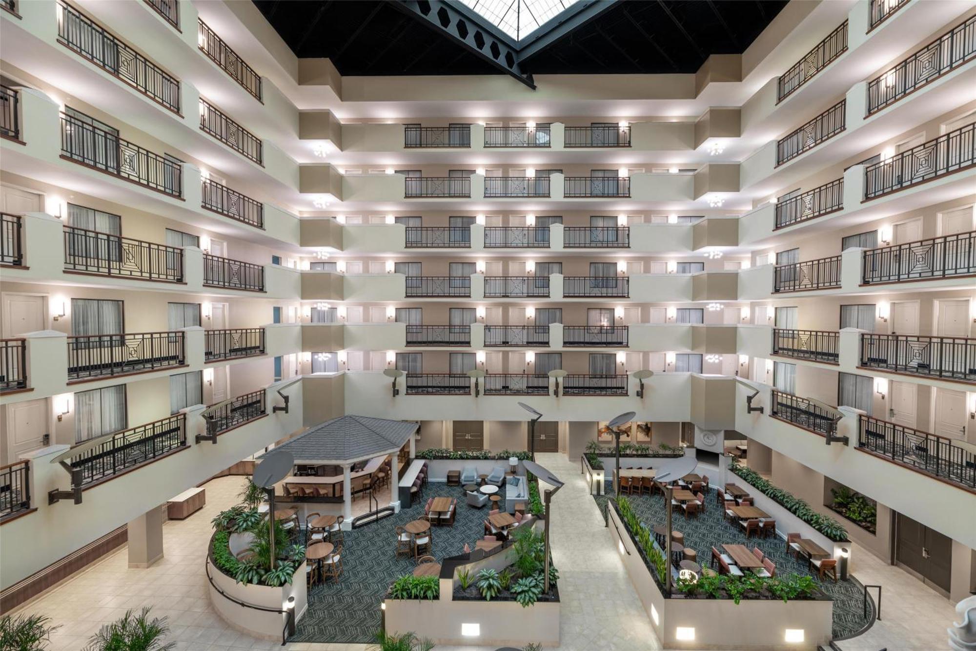 Embassy Suites Fort Myers - Эстеро Экстерьер фото