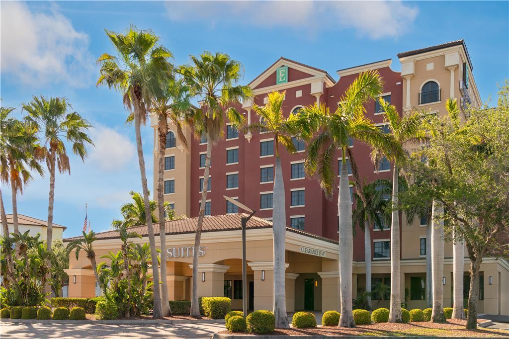 Embassy Suites Fort Myers - Эстеро Экстерьер фото